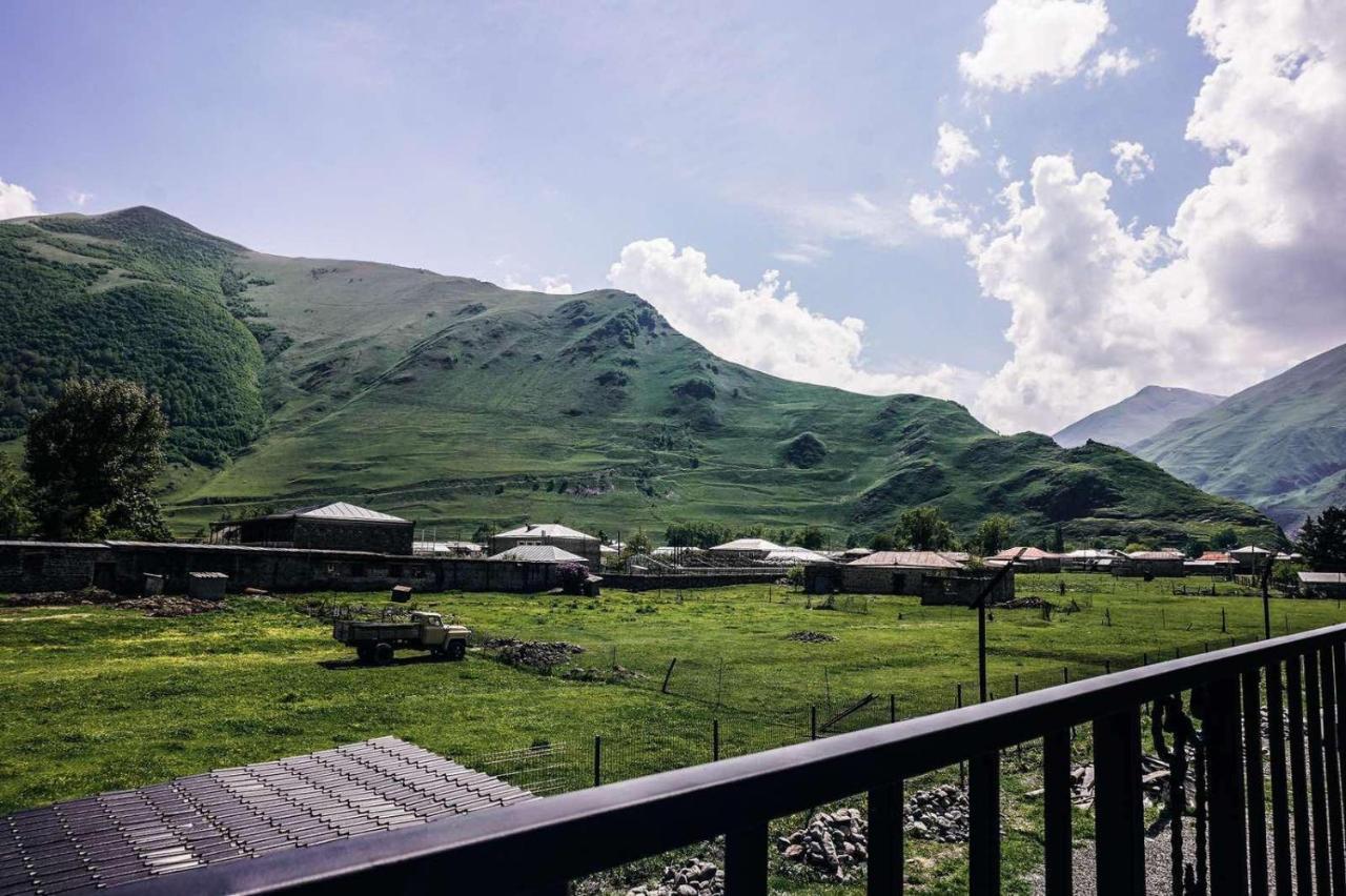 Holiday Home Kazbegi Eksteriør bilde