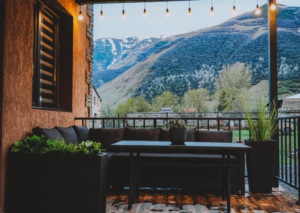 Holiday Home Kazbegi Eksteriør bilde